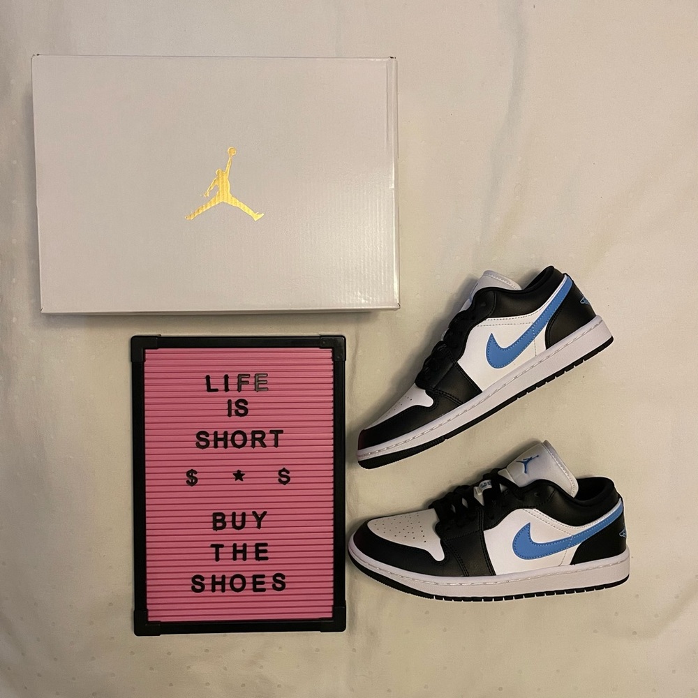 Jordan 1 Low University Blue/Black 🔥 - Picture 1 of 5